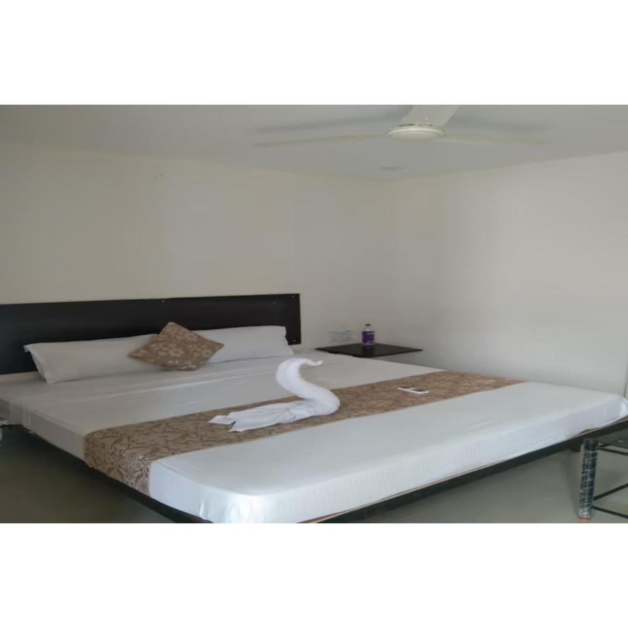 Hotel Meridian Grand Shamshabad Eksteriør billede